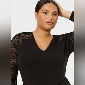 NEW Torrid Super Soft V-Neck Lace Sleeve Top Size 1 14/16